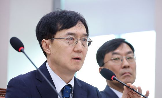 [국감] 법사위 국정감사 답변하는 오민석