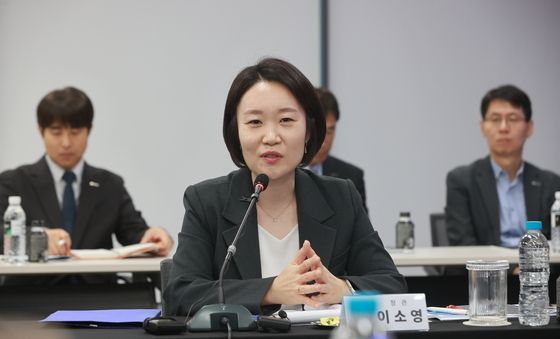 모두발언 하는 이소영 중기부 장관