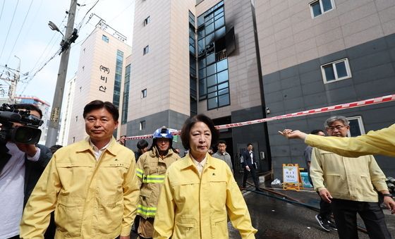 부천 화재 현장 찾은 추미애 경기도지사