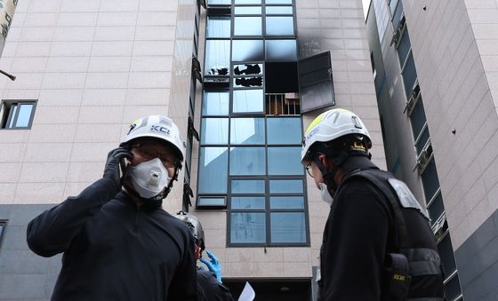 부천 공장 화재 2시간 20분 만에 완진…부상 소방관 5명
