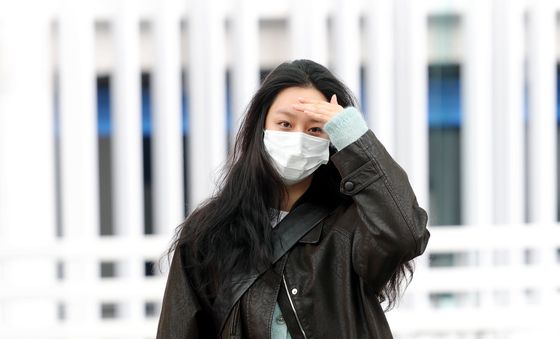 혜리, 출국