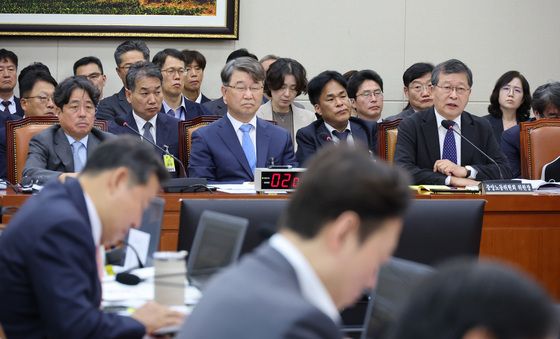 [국감] 답변하는 박수근 중앙노동위원장