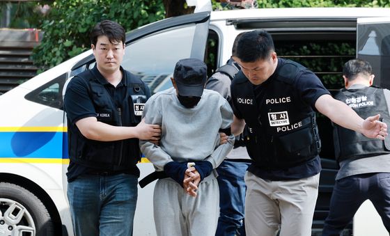 영장실질심사 출석하는 '구월동 흉기 난동 피의자'