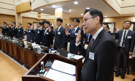 [국감] 선서하는 안형익 동북지방데이터청장