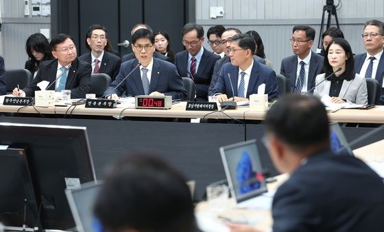 [국감] 답변하는 김경욱 본부장
