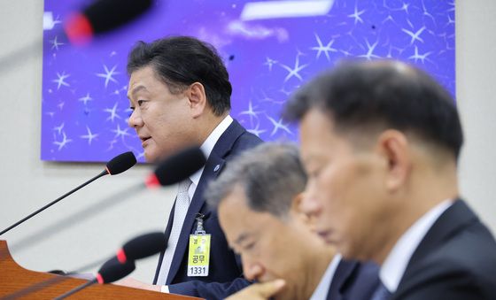[국감] 업무보고하는 김우성 KBS 이사장