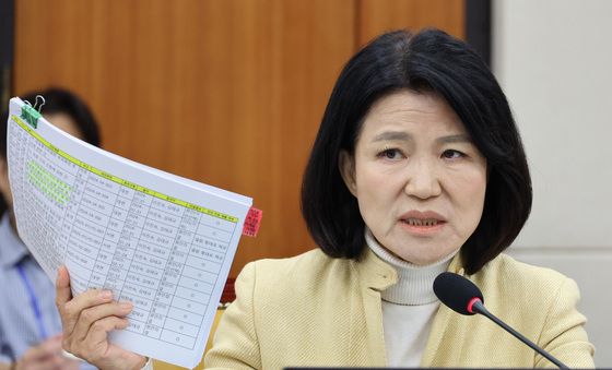 [국감] 의사진행 발언하는 이진숙