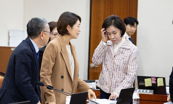 [국감] 논의하는 교육위 여야 간사