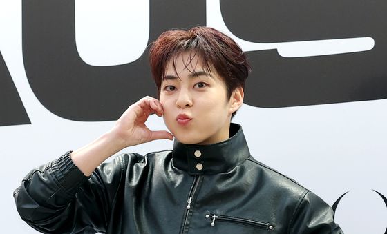 시우민, 몽글몽글 볼 하트