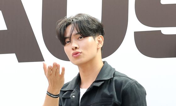 류준민, 키스