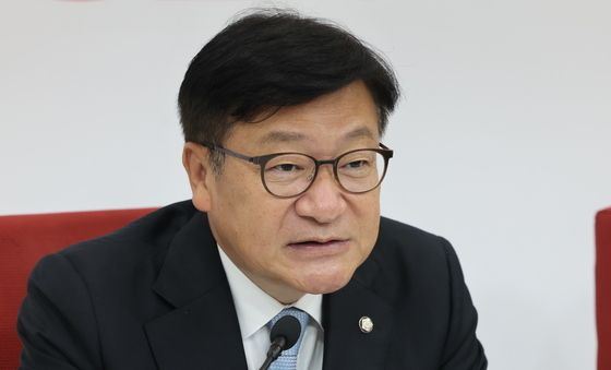 국감 현안 관련 기자간담회 하는 정점식 원내대표