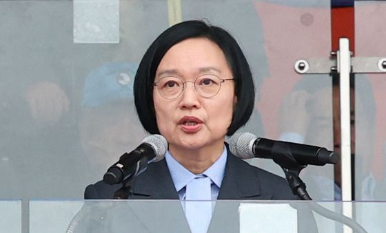 이북도민 체육대회 축사하는 한성숙 총리