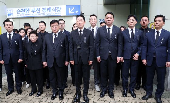 부천 공장 화재 순직 소방관 빈소 찾은 장동혁 대표