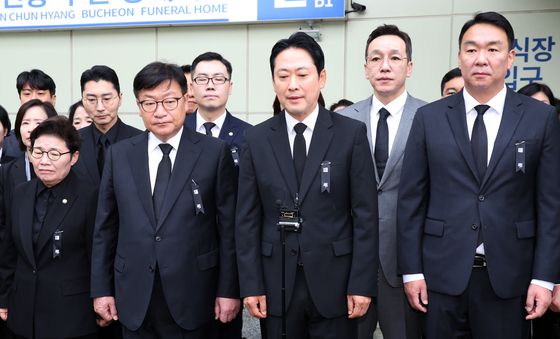 부천 화재 순직 소방관 빈소 찾은 장동혁 대표