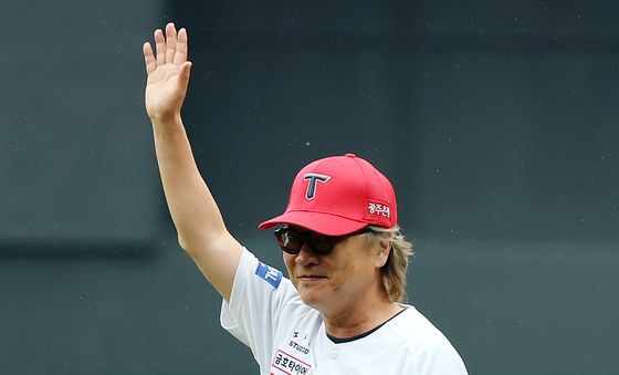 김의성, KIA의 승리를 기원해요