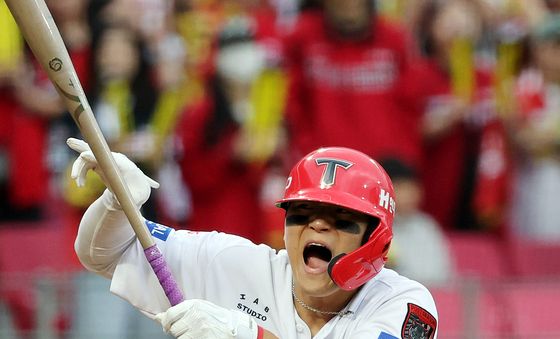 우강훈 사구 맞은 김도영 '으악!'