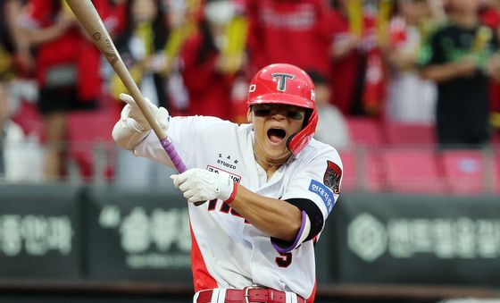 우강훈 사구 맞은 김도영 '으악!'