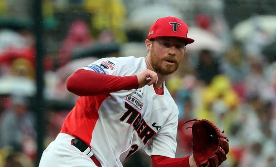박해민에게 적시타 허용하는 올로