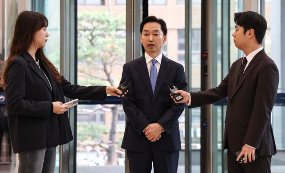 도어스테핑하는 김지용 중대범죄수사청장