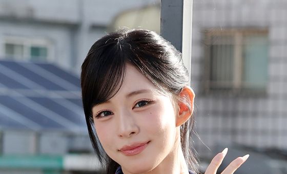 이채영, 가을 햇살에 반짝반짝