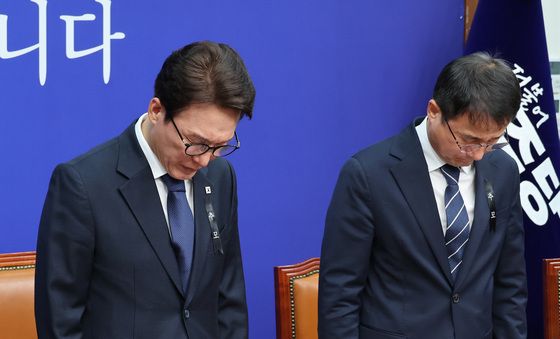 고 김진석 소방위 추모하는 김민석·한병도