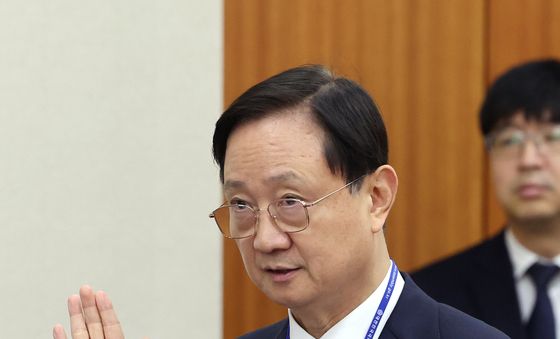 [국감] 선서하는 이찬진 금융감독원장