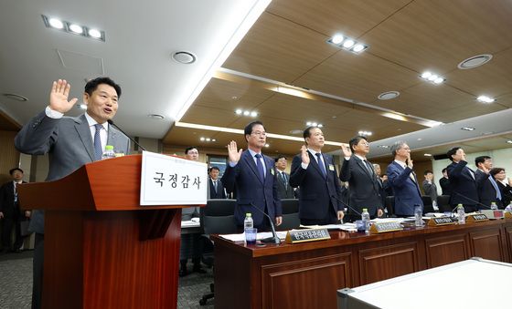 [국감] 선서하는 홍의락 한국가스공사 사장