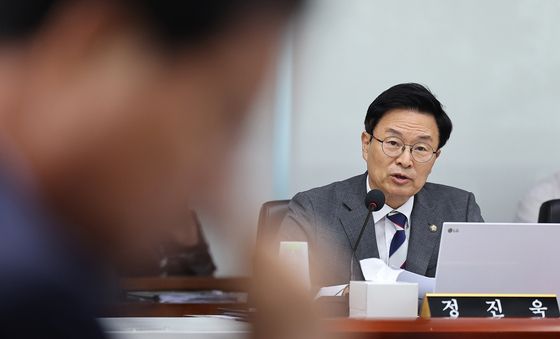 [국감] 질의하는 정진욱 의원