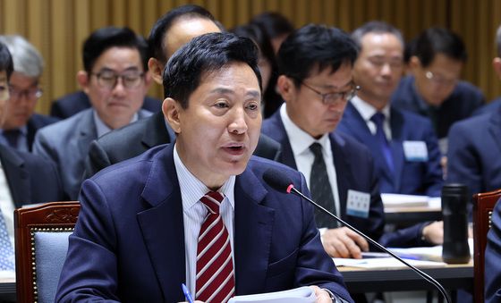 [국감] 질의에 답하는 오세훈 서울시장