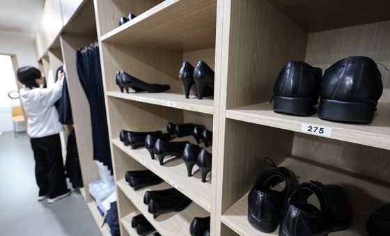 "취업준비에 월평균 58만원"…청년 구직자 70% 비용 "부담"
