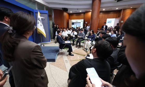 이재명 대통령, 청와대 출입기자단 간담회