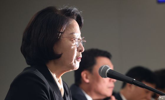 [국감] 질의에 답하는 추미애 경기지사