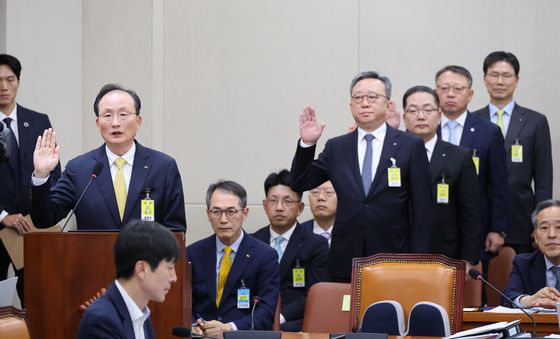 [국감] 증인 선서하는 5대 은행장