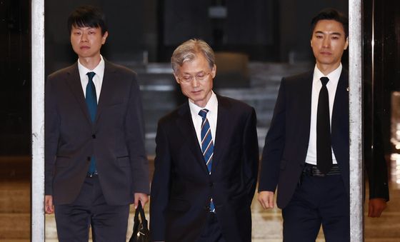 굳은 표정으로 퇴근하는 조희대 대법원장