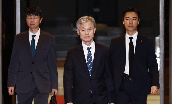 굳은 표정으로 퇴근하는 조희대 대법원장