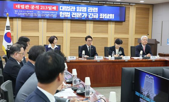 인사말하는 김민석 대표