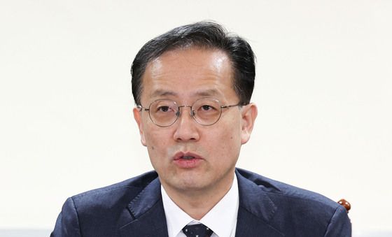 모두발언하는 이형일 부총리