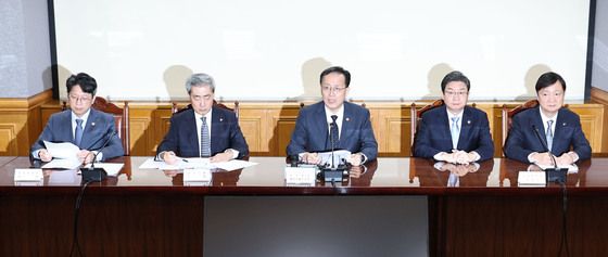 모두발언하는 이형일 부총리