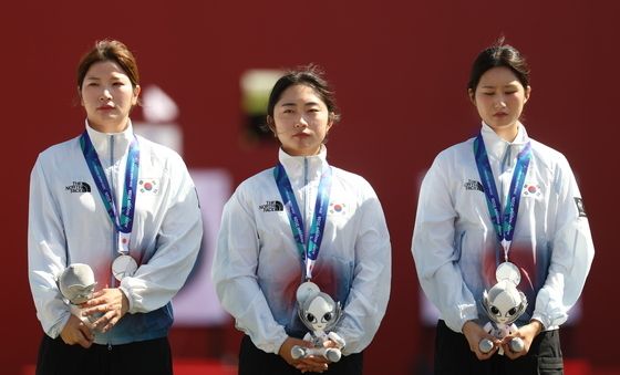 아쉬움 가득한 여자 양궁 리커브 대표팀