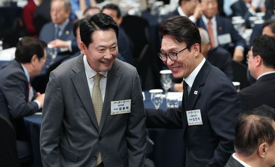 노인의 날 기념식 참석한 김민석·장동혁 대표