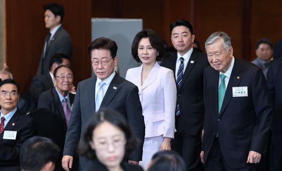 노인의 날 기념식 참석한 이재명 대통령
