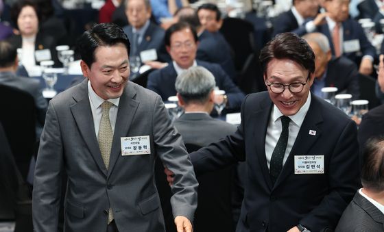 노인의 날 기념식 참석하는 김민석·장동혁 대표