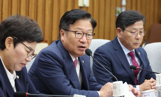 정책토론회 발언하는 정점식 원내대표