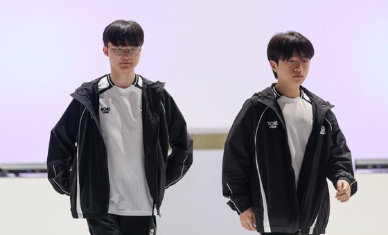 입장하는 이상혁·류민석