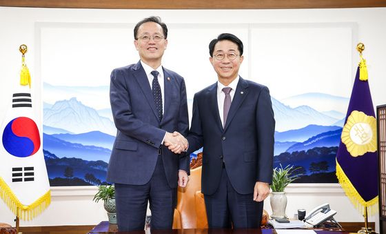 조정식 국회의장, 이형일 부총리 겸 재정경제부 장관 접견