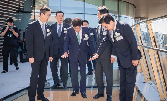 하나금융 '청라 헤드쿼터' 글라스 데크를 소개합니다