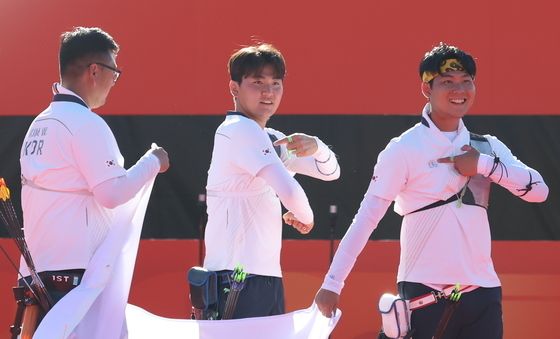 남자 양궁 리커브 단체전 '금빛 미소'