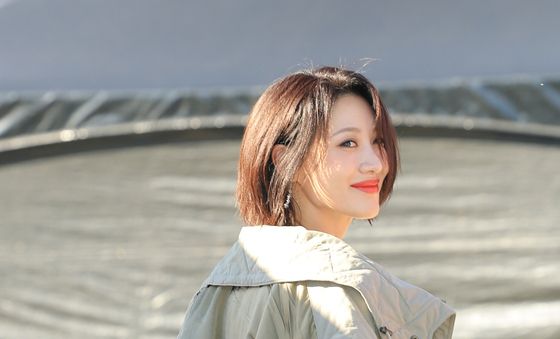 수현, 눈부신 아름다움
