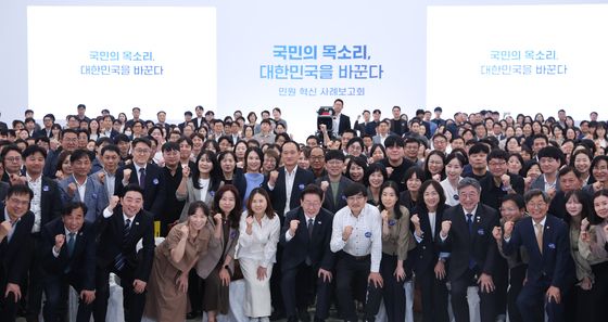 기념촬영 하는 이재명 대통령