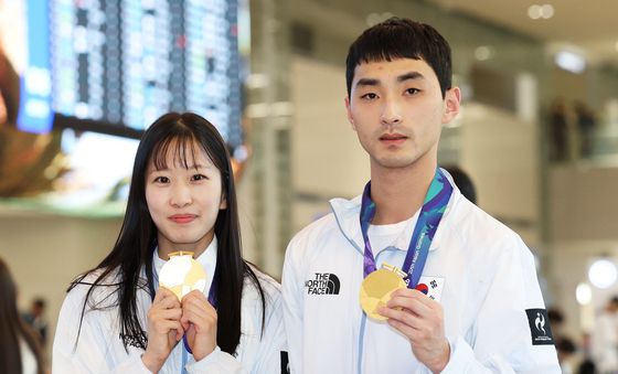 윤규성·정하은, 태권도 품새 남녀 동반 金 쾌거